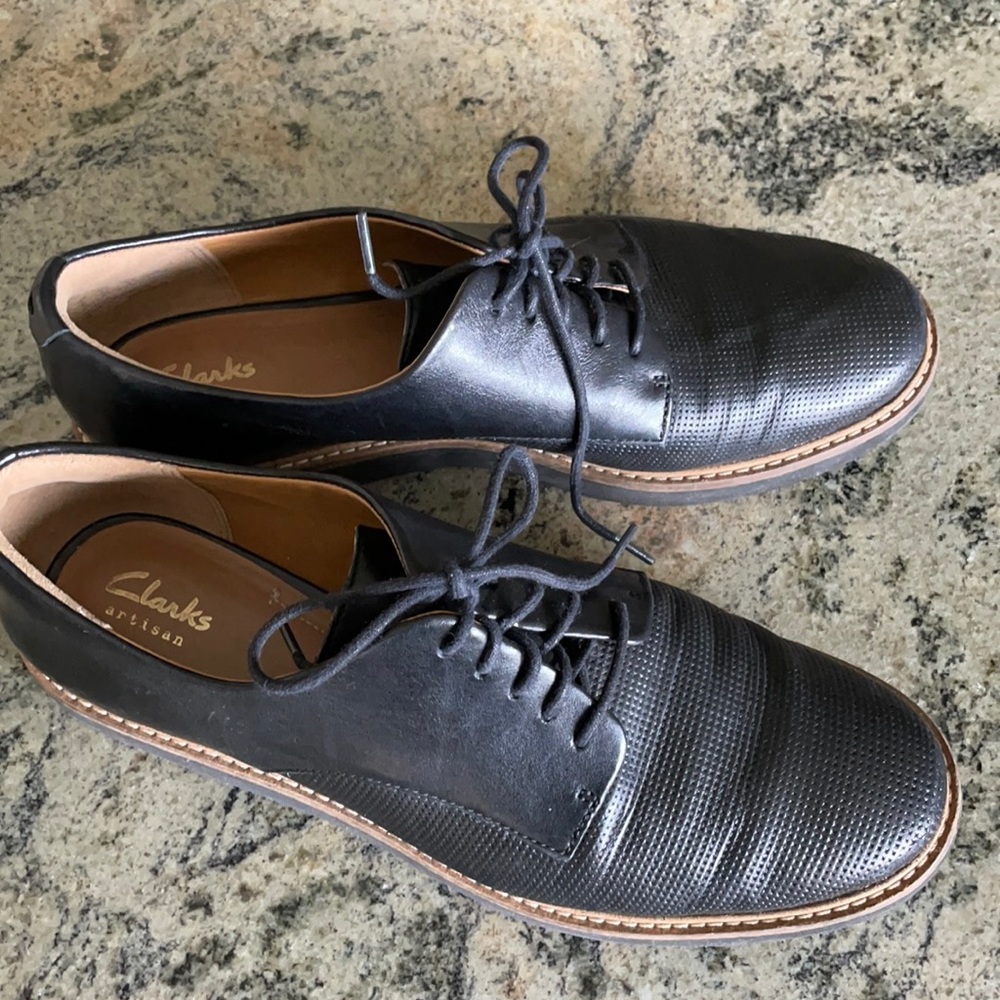 Excellent condition & comfortable black all leather Oxford shoes.